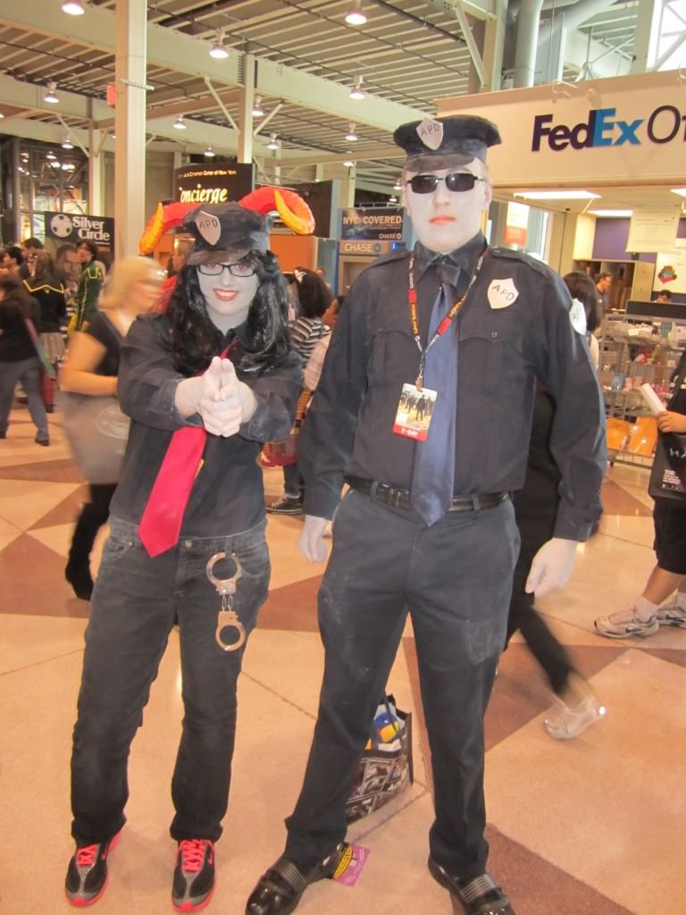 NYCC 2011: Cosplay Photos: Alien Cops