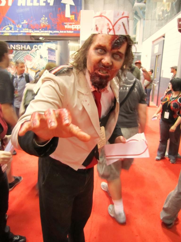 NYCC 2011: Cosplay Photos: Brainnnssssss! Zombie