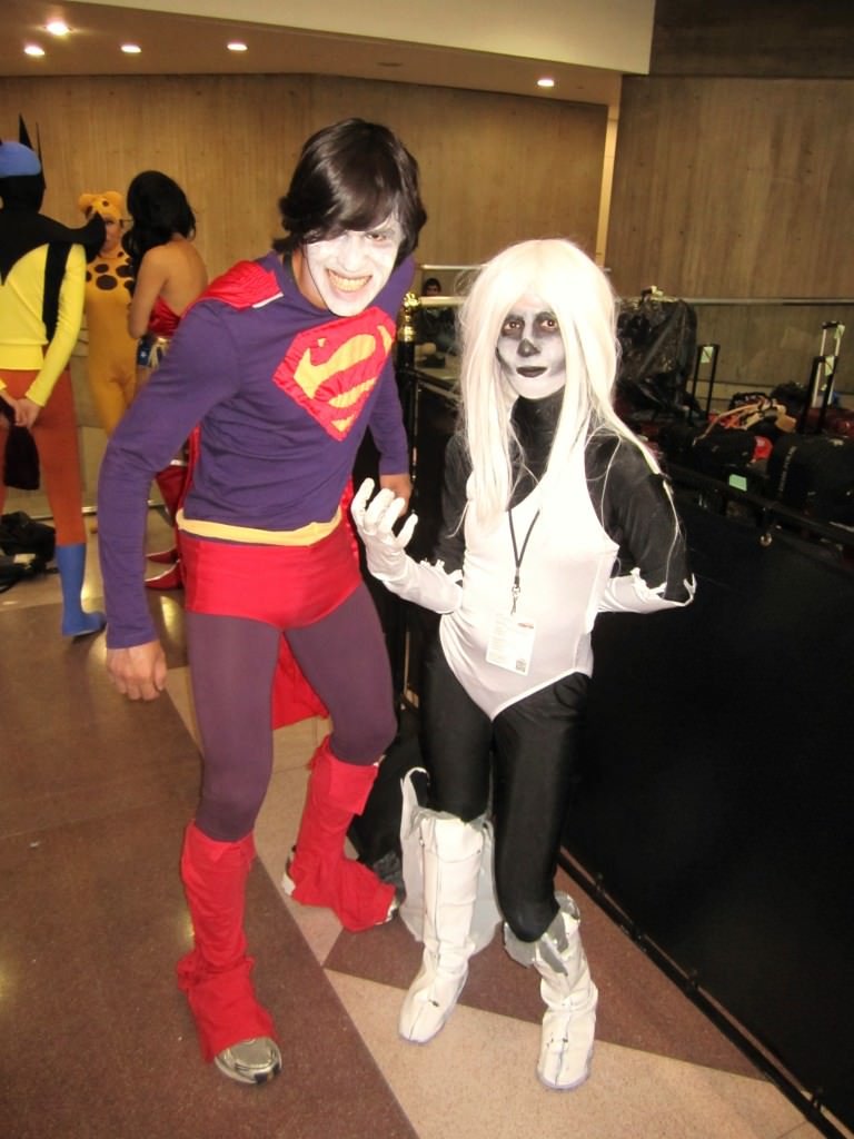 NYCC 2011: Cosplay Photos: Bizzaro and friend