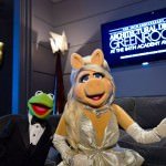 Miss Piggy and Kermit the Frog at the 2012 Academy Awards