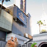 Miss Piggy and Kermit the Frog at the 2012 Academy Awards