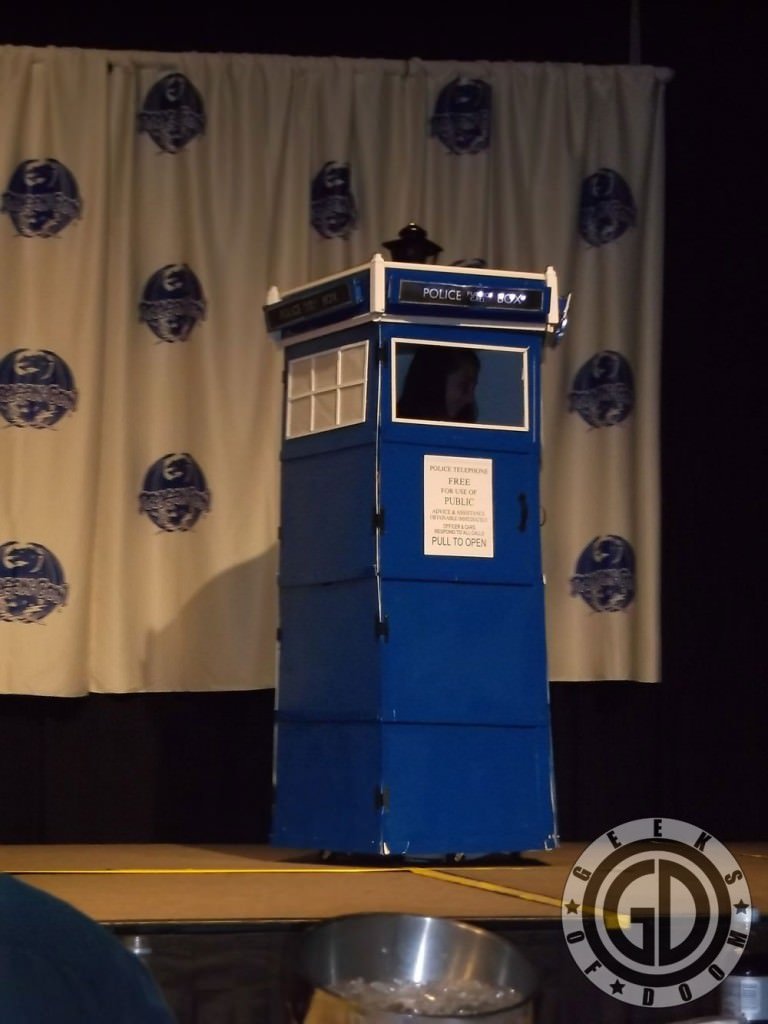 Dragon*Con 2012: Cosplay Contest: Doctor Who TARDIS