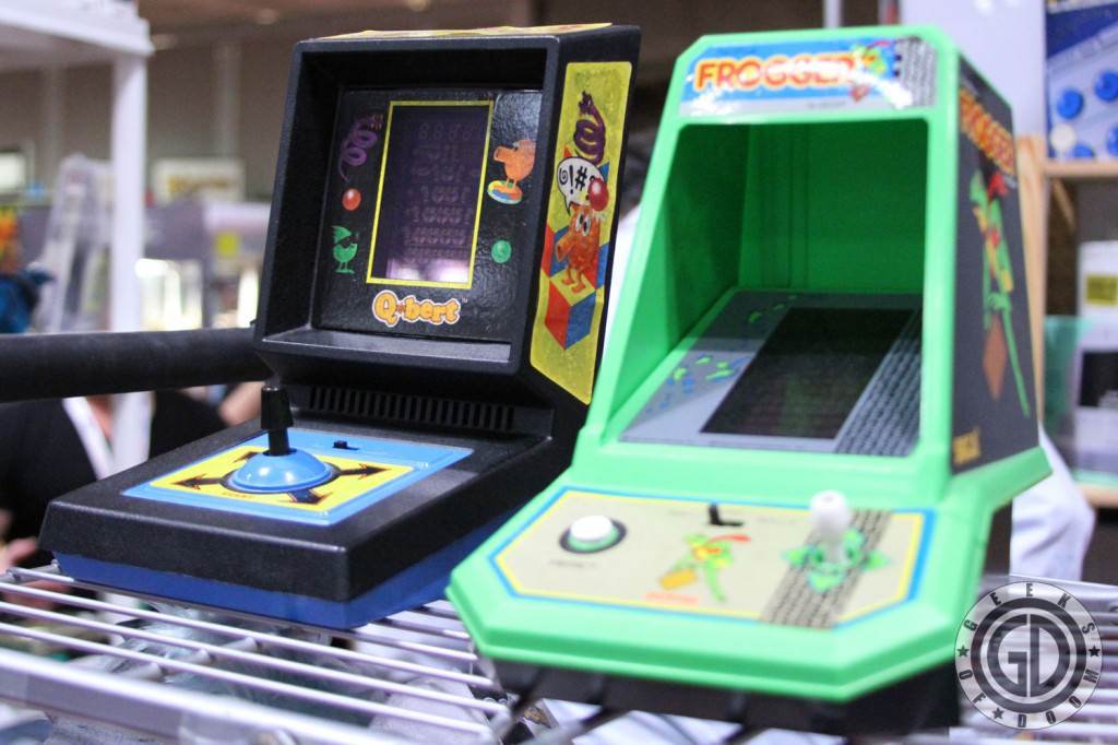 NYCC 2012: Old school handheld video games
