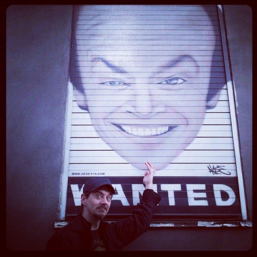 Jack Nicholson Wanted graffiti chin tickle