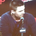 Stephen Amell 01