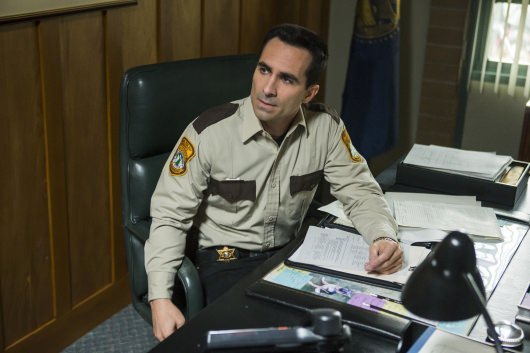 Bates Motel 3.3 Nestor Carbonell
