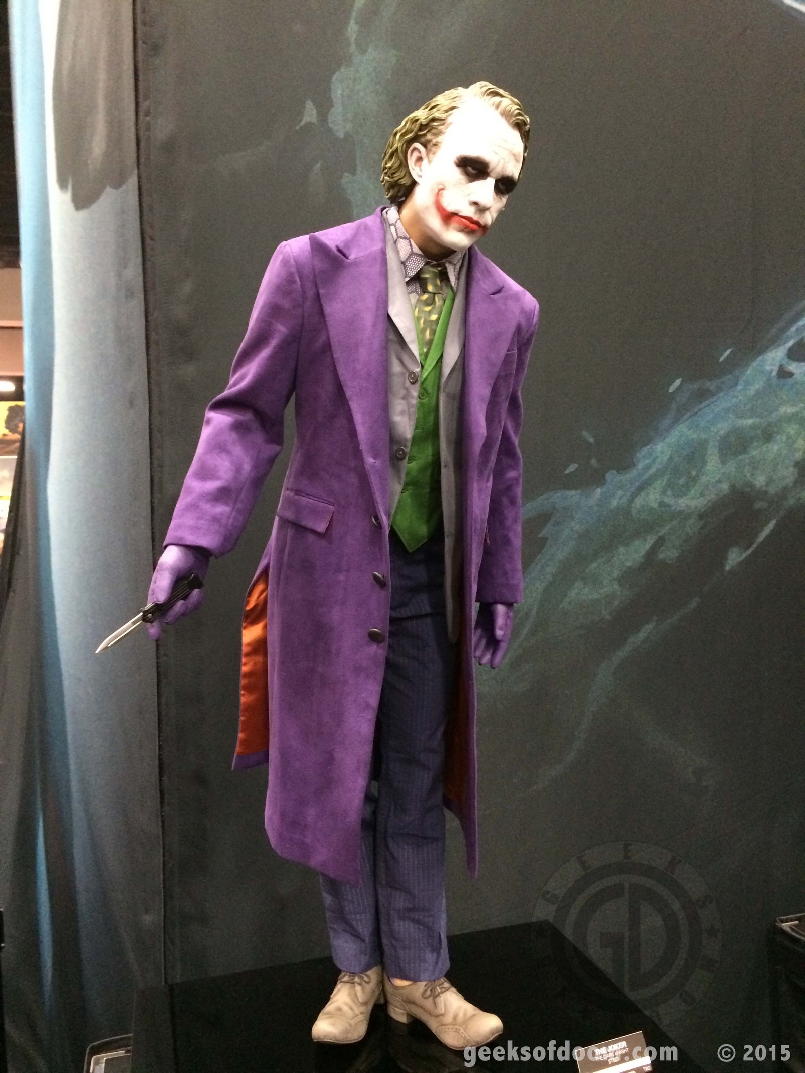 SDCC 2015 Preview Night Heath Ledger Joker Statue 01