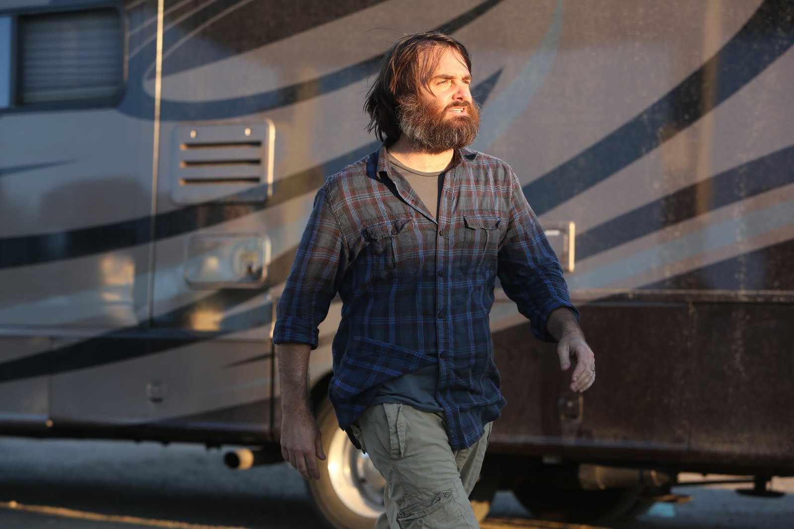 watch the last man on earth online