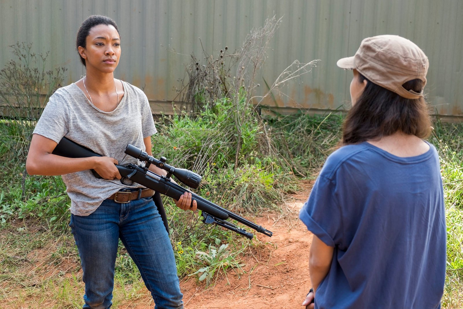 Sonequa Martin-Green as Sasha Williams, Christian Serratos as Rosita EspinosaÂ - The Walking Dead, Season 7, Episode 14