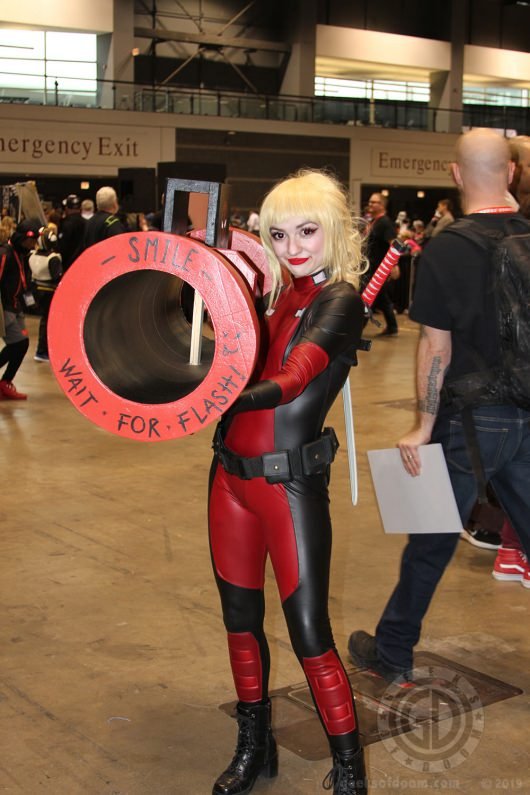 C2E2 2019: Cosplay 49 Lady Deadpool