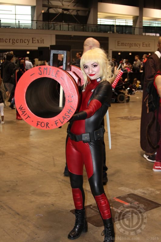 C2E2 2019: Cosplay 50 Lady Deadpool